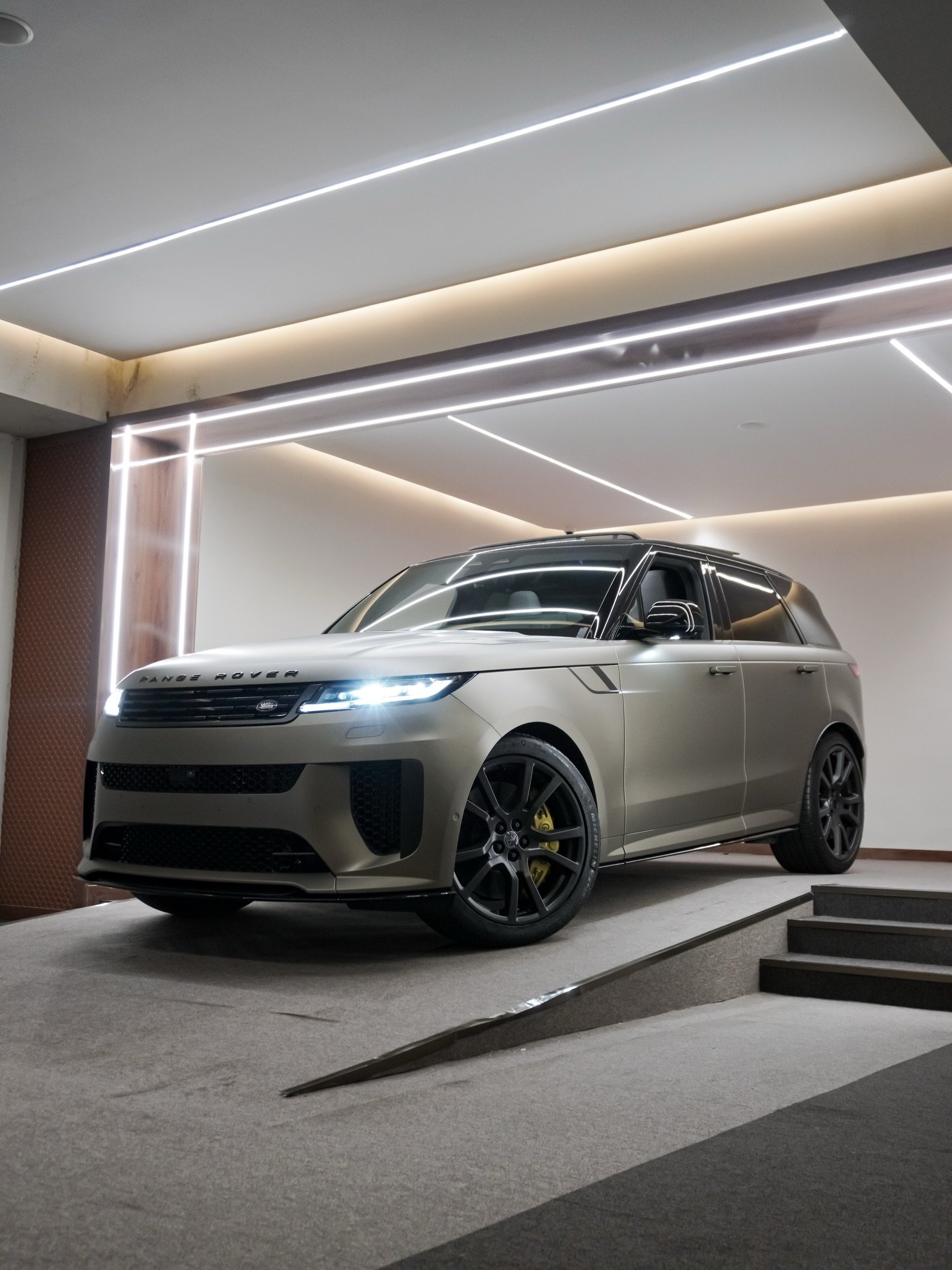 Range Rover Sport SV